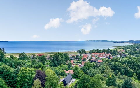 Berenice - 500M from the Sea: Dach, Haus, Zuhause, Hütte, Tür, Abstellgleis, Deck, Veranda, Planke, Hartholz