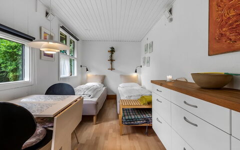 Berenice - 500M from the Sea: Interior Design, Wand, Möbel, Holz, Schlafzimmer, Decke, Fussboden, Flooring, Bett, Zimmer