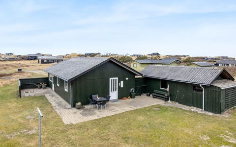 Sida - 400M from the Sea: Blau, Hütte, Haus, Zuhause, Bauernhaus, Estate, Abstellgleis