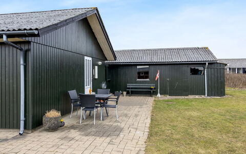 Sida - 400M from the Sea: Blau, Hütte, Haus, Zuhause, Bauernhaus, Estate, Abstellgleis