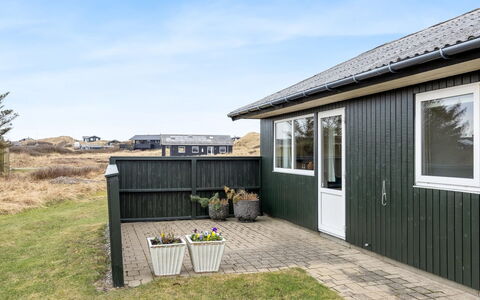 Sida - 400M from the Sea: Blau, Hütte, Haus, Zuhause, Bauernhaus, Estate, Abstellgleis