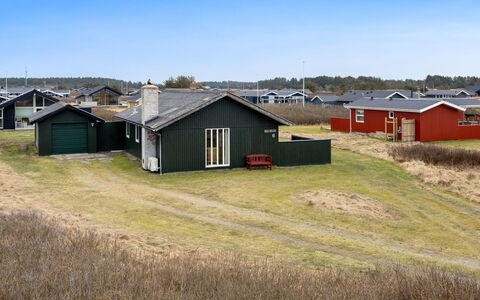 Sida - 400M from the Sea: Blau, Hütte, Haus, Zuhause, Bauernhaus, Estate, Abstellgleis