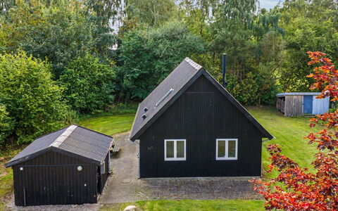 Zelda - 275M from the Sea: Haus, Hütte, Zuhause, Dach, Ländliches Gebiet, Rasen, Garten, Gartenbauten, Schuppen, Abstellgleis