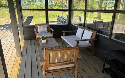 Goce - 300M from the Sea: Möbel, Holz, Holzboden, Flooring, Fussboden, Veranda, Gartenmöbel, Stuhl, Hartholz, Tabelle