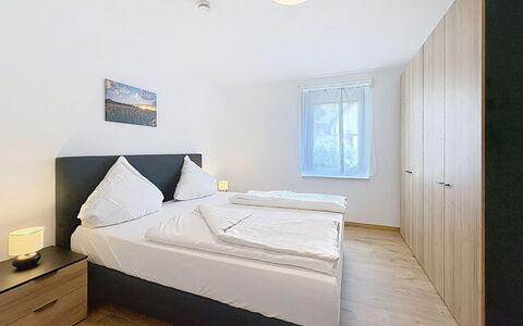 Endingen am Kaiserstuhl 100: Zuhause, Wohnung, Schlafzimmer, Hotel, Bedding, Daylighting, Kissen, Bett