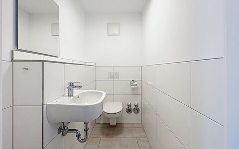Endingen am Kaiserstuhl 100: Badezimmer, Wand, Flooring, Armatur, Interior Design, Fussboden, Bad Sink, Sinken, Zapfhahn, Decke