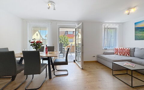 Endingen am Kaiserstuhl 100: Möbel, Interior Design, Flooring, Fussboden, Couch, Holz, Tabelle, Zimmer, Holzboden, Wohnzimmer