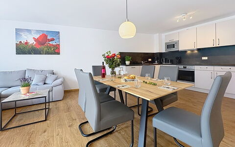Endingen am Kaiserstuhl 100: Möbel, Interior Design, Flooring, Fussboden, Holz, Küche & Esszimmer Tisch, Tabelle, Zimmer, Esszimmer, Stuhl