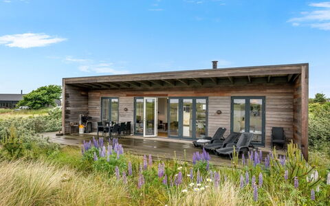 Gundina - from the Sea: Resort, Estate, Hazienda, Balkon, Ferienort, Schwimmbad, Hotel, Strandresort, Landscaping