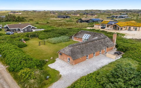 Janne - from the Sea: Resort, Estate, Hazienda, Balkon, Ferienort, Schwimmbad, Hotel, Strandresort, Landscaping