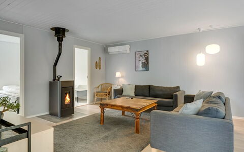 Adisl - 300M to the Fjord: Flooring, Interior Design, Wand, Fussboden, Holz, Möbel, Decke, Zimmer, Beleuchtung, Wohnzimmer
