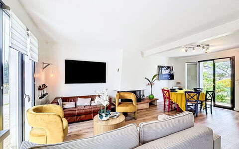 Maison Kercambre: Resort, Estate, Hazienda, Balkon, Ferienort, Schwimmbad, Hotel, Strandresort, Landscaping