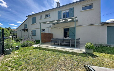 La Villa Soleya: Resort, Estate, Hazienda, Balkon, Ferienort, Schwimmbad, Hotel, Strandresort, Landscaping