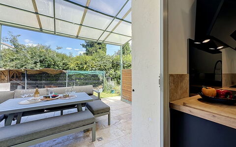 La Villa Soleya: Resort, Estate, Hazienda, Balkon, Ferienort, Schwimmbad, Hotel, Strandresort, Landscaping