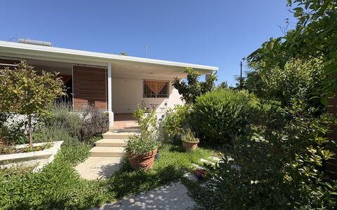 La Dimora di Artemide: Haus, Wohngebiet, Strauch, Zuhause, Garten, Ground, Schatten, Garten, Estate