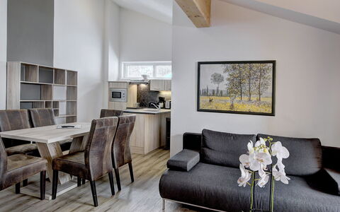 Saalbach-Hinterglemm 150: Möbel, Interior Design, Couch, Flooring, Decke, Holz, Zimmer, Fussboden, Wohnzimmer, Wohnung