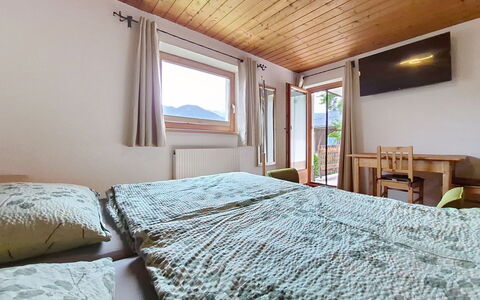 Buchauer: Wand, Holz, Zuhause, Holzbeize, Hartholz, Schlafzimmer, Planke, Bettdecke, Bett, Bedding