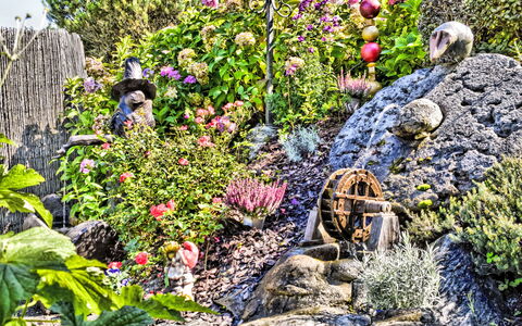 Velden am Wörthersee 39: Blume, Grün, Garten, Strauch, \Fels, Pflanzengemeinschaft, Rasen-Verzierung, Ground, Botanischer Garten
