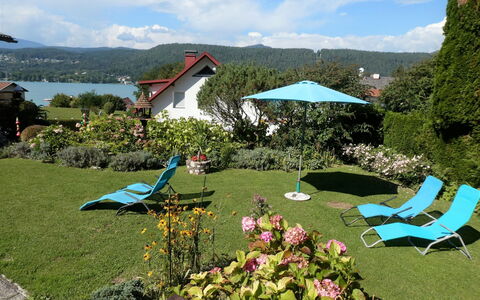Velden am Wörthersee 39: Strauch, Gartenmöbel, Garten, Möbel, Landscaping, Rasen, Freizeit, Garten, Schatten
