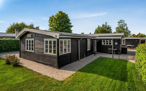 Asa - 500M from the Sea: Möbel, Holz, Interior Design, Flooring, Fussboden, Stuhl, Zimmer, Decke, Wohnzimmer, Wohnung