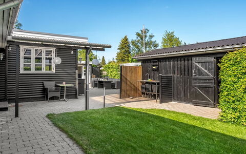 Asa - 500M from the Sea: Möbel, Holz, Interior Design, Flooring, Fussboden, Stuhl, Zimmer, Decke, Wohnzimmer, Wohnung