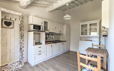 Scarlino 35: Möbel, Interior Design, Holz, Flooring, Decke, Fussboden, Zimmer, Cabinetry, Küche, Zuhause