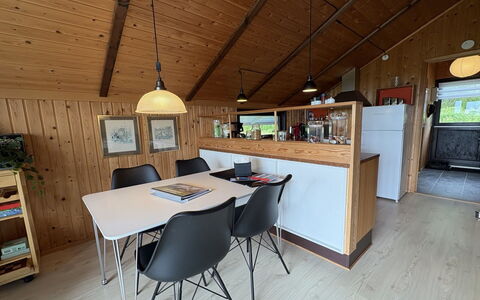 Kalervo - 2.9Km to the Fjord: Möbel, Interior Design, Holz, Flooring, Decke, Fussboden, Küche, Küche & Esszimmer Tisch, Stuhl, Light Fixture