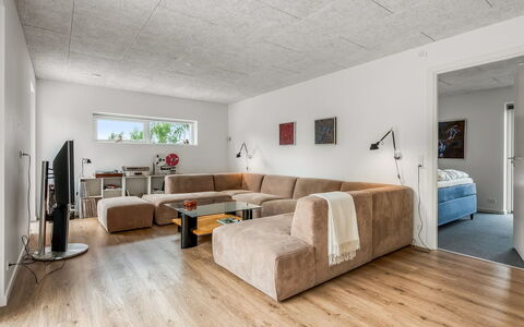 Frille - 1.5Km from the Sea: Interior Design, Flooring, Wand, Decke, Fussboden, Holz, Möbel, Couch, Zimmer, Wohnzimmer