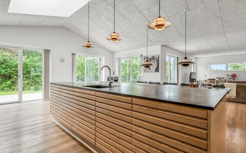 Frille - 1.5Km from the Sea: Flooring, Holz, Holzboden, Interior Design, Fussboden, Küche, Decke, Möbel, Hartholz, Holzbeize