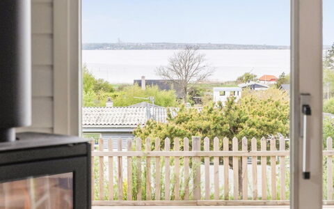 Raadengaard - 400M from the Sea: Fussboden, Holzboden, Hartholz, Veranda, Holzbeize, Deck, Balkon, Planke, Eco Hotel, Feuerstelle