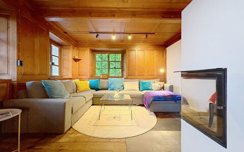 Auszeit für Körper und Seele: Möbel, Interior Design, Flooring, Fussboden, Holz, Couch, Decke, Wohnzimmer, Holzboden, Zimmer