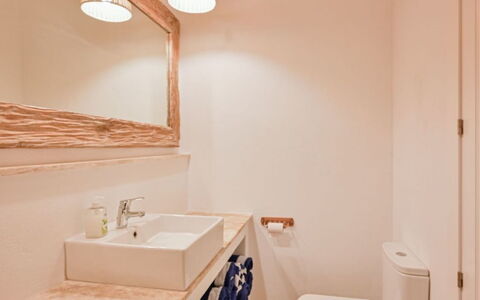 Romantica: Bad Sink, Badezimmer, Wand, Armatur, Flooring, Holz, Fussboden, Interior Design, Sinken, Badezimmerschrank