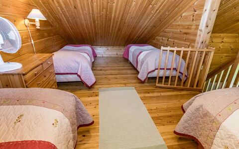 Lokki: Fussboden, Flooring, Interior Design, Holz, Decke, Schlafzimmer, Bett, Holzboden, Möbel, Zimmer