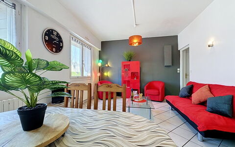 L'Estuaire: Möbel, Interior Design, Flooring, Decke, Zimmer, Fussboden, Beleuchtung, Light Fixture, Wohnung, Wohnzimmer