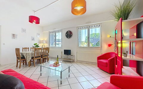 L'Estuaire: Interior Design, Möbel, Flooring, Decke, Zimmer, Fussboden, Wohnung, Couch, Wohnzimmer, Beleuchtung