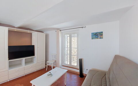 Bellevue: Möbel, Interior Design, Flooring, Fussboden, Holz, Zimmer, Fernsehen, Wohnung, Wohnzimmer