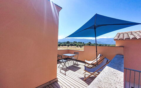 Hameau de Saint Cyprien: Möbel, Gartenmöbel, Stuhl, Garten, Hinterhof, Schatten, Garten, Landscaping, Eco Hotel, Tisch Im Freien