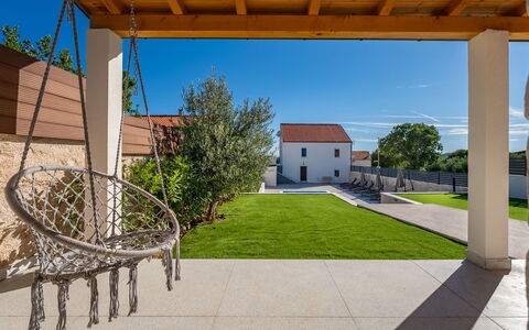 Marko: Möbel, Gartenmöbel, Stuhl, Garten, Hinterhof, Schatten, Garten, Landscaping, Eco Hotel, Tisch Im Freien