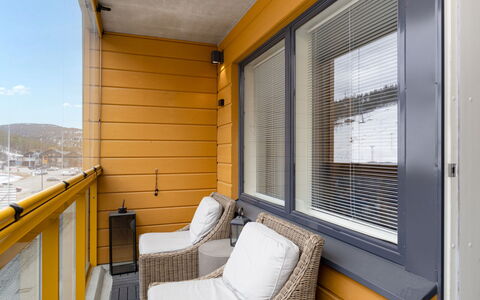 Levin Kunkku B2: Holz, Wohnung, Fussboden, Verbundwerkstoff, Glas, Holzbeize, Hartholz, Balkon, Daylighting, Lack