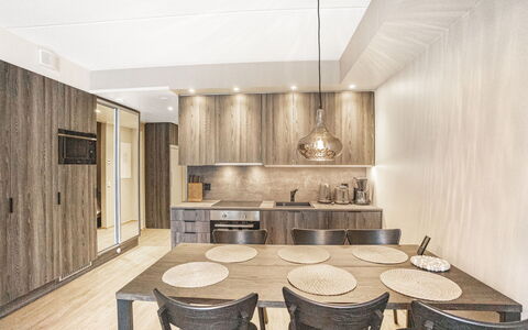Äkäspokka: Flooring, Interior Design, Holz, Möbel, Fussboden, Decke, Holzboden, Beleuchtung, Light Fixture, Wohnung