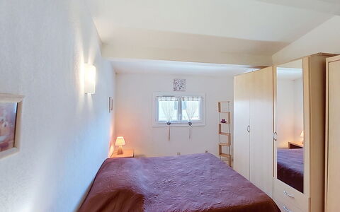 Sérénité: Möbel, Bett, Interior Design, Wand, Schlafzimmer, Fussboden, Decke, Zimmer, Flooring, Holz