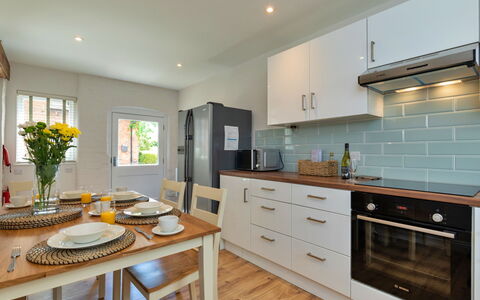 Farmhouse Cottage, Nether Burrows: Countertop, Küche, Flooring, Major Appliance, Interior Design, Küchengerät, Holz, Cabinetry, Möbel, Decke
