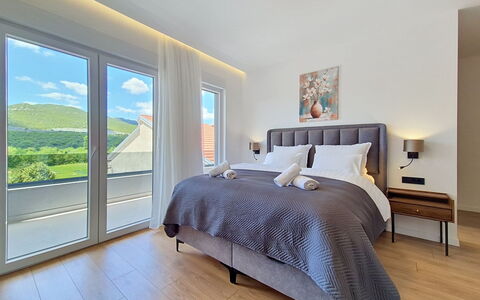 Sunce: Interior Design, Decke, Zuhause, Zimmer, Wohnung, Bett, Kissen, Hartholz, Hotel, Schlafzimmer