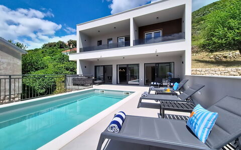 Sunce: Schwimmbad, Resort, Hotel, Villa, Eco Hotel