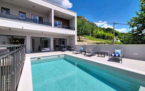 Sunce: Schwimmbad, Resort, Hotel, Villa, Ferienort