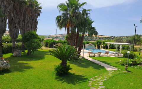 Villa le 2 Emme: Baum, Schwimmbad, Resort, Garten, Landscaping, Rasen, Hazienda, Eco Hotel, Hinterhof