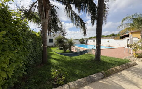 Villa Cigno Reale: Schwimmbad, Resort, Schatten, Hazienda, Landscaping, Eco Hotel, Villa
