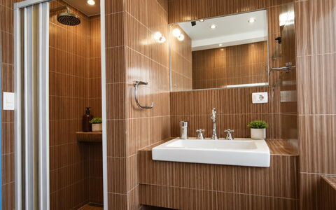 La Casa di Luigi: Badezimmer, Interior Design, Armatur, Wand, Flooring, Fussboden, Zapfhahn, Sinken, Installation, Fliese