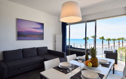 La Casa di Luigi: Möbel, Meer, Schatten, Stuhl, Wohnung, Ozean, Küste, Resort, Hotel