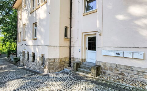 Villa Emma und Lotte: Holz, Möbel, Stuhl, Meer, Wohnung, Balkon, Ozean, Schatten, Gartenmöbel, Holzbeize